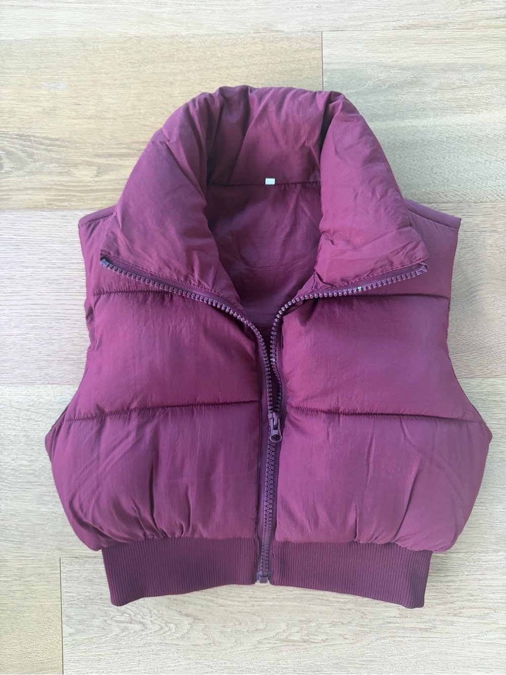 Women’s cropped puffer vest